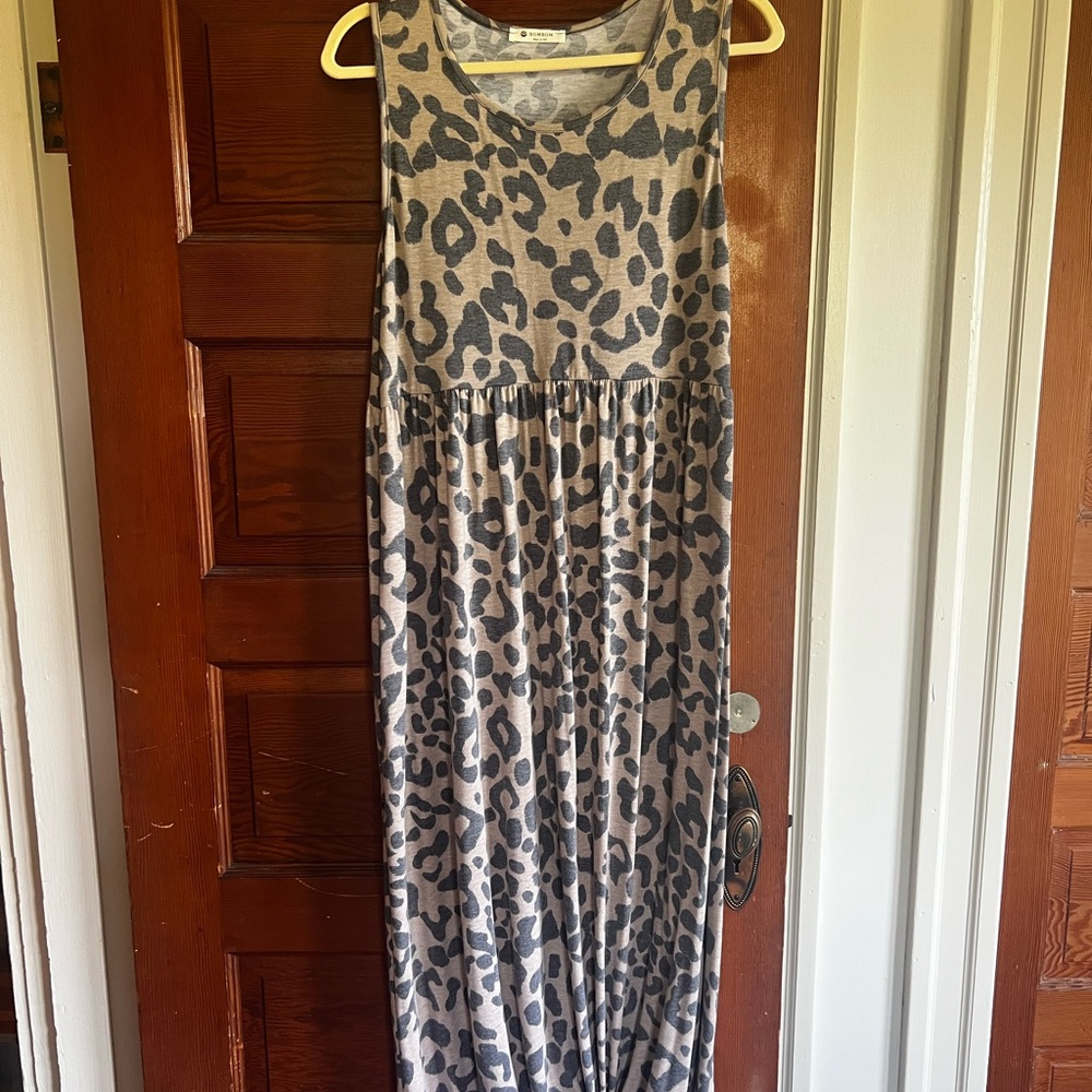Sleeveless Leopard Print Maxi Dress in Taupe and Black